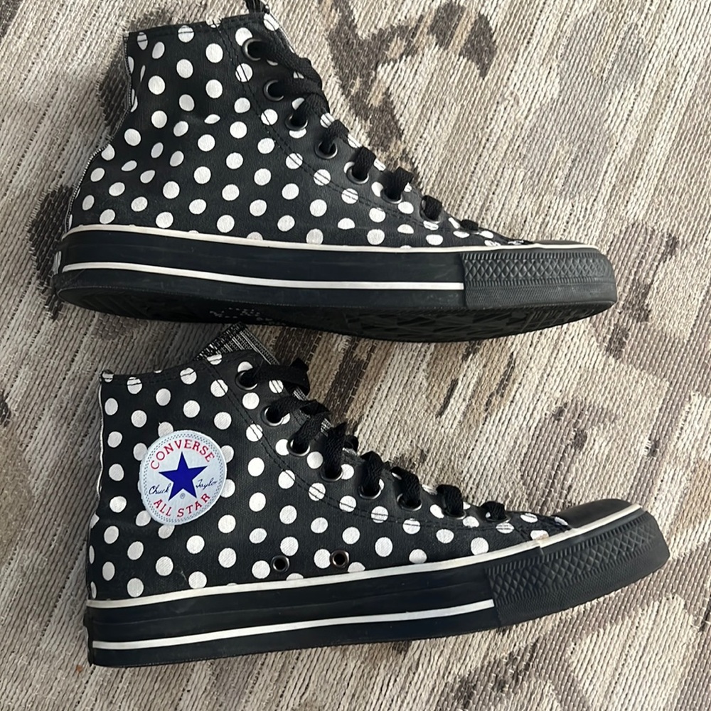 Converse Chuck Taylor, black sole, black canvas with while polka dots
